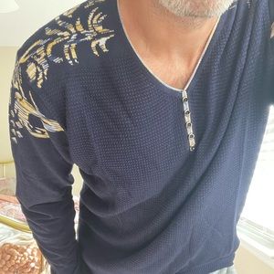 V-Neck sweater. Soft, sz M (tag says XXL see description). NWOT